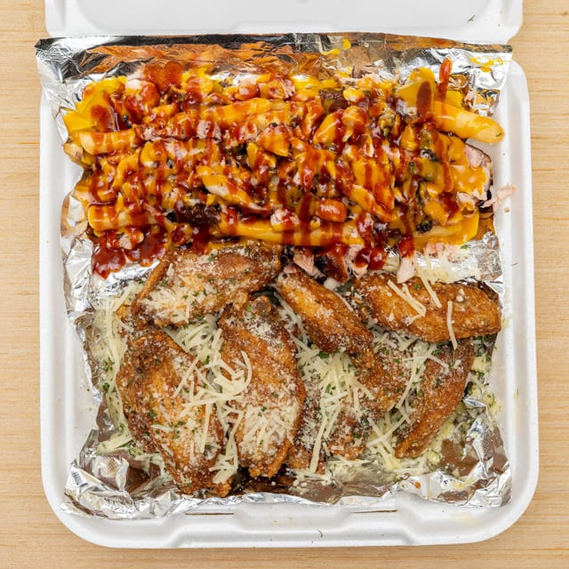 10 Pc Wings and Jerk Fries (combo).